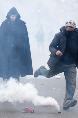 ‘İklim Zirvesi’ protesto edildi