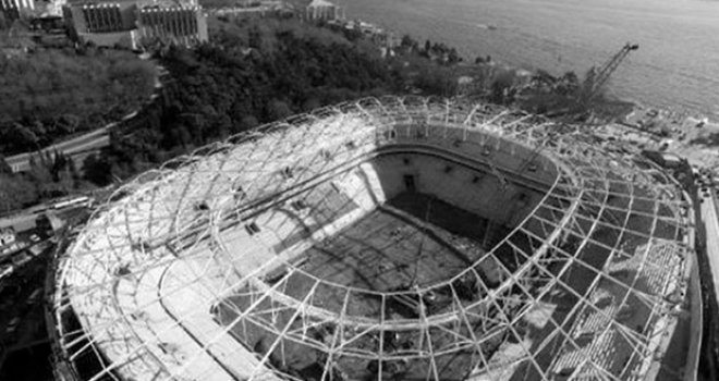 İskeleden düşen bir işçi hayatını kaybetti